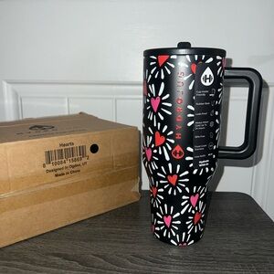 HydroJug HEARTS 40oz Traveler BNWT + og box